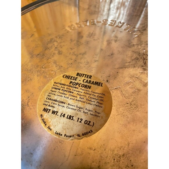 Bertels Can Co Wilkes Barre PA Christmas Bear Popcorn Tin Canister Large Vtg - Picture 6 of 11